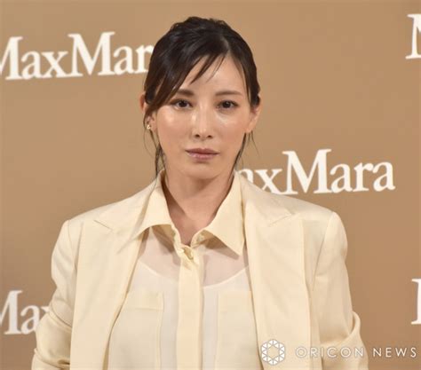 加藤あいヌード|加藤あい、太もものぞく“ミニ丈”コーデ 私服スタイルに反響「美。